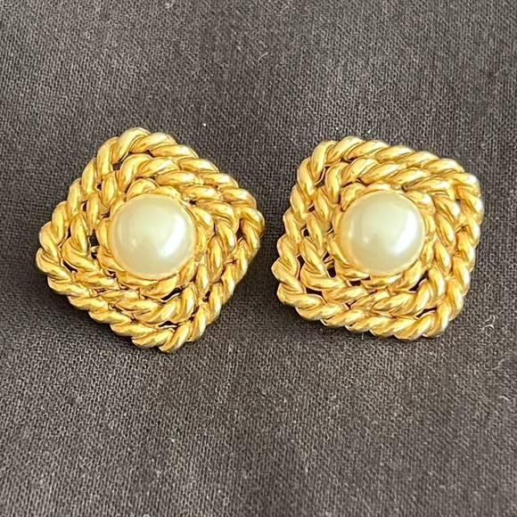 Vintage Faux Pearl Earrings - Picture 7 of 14